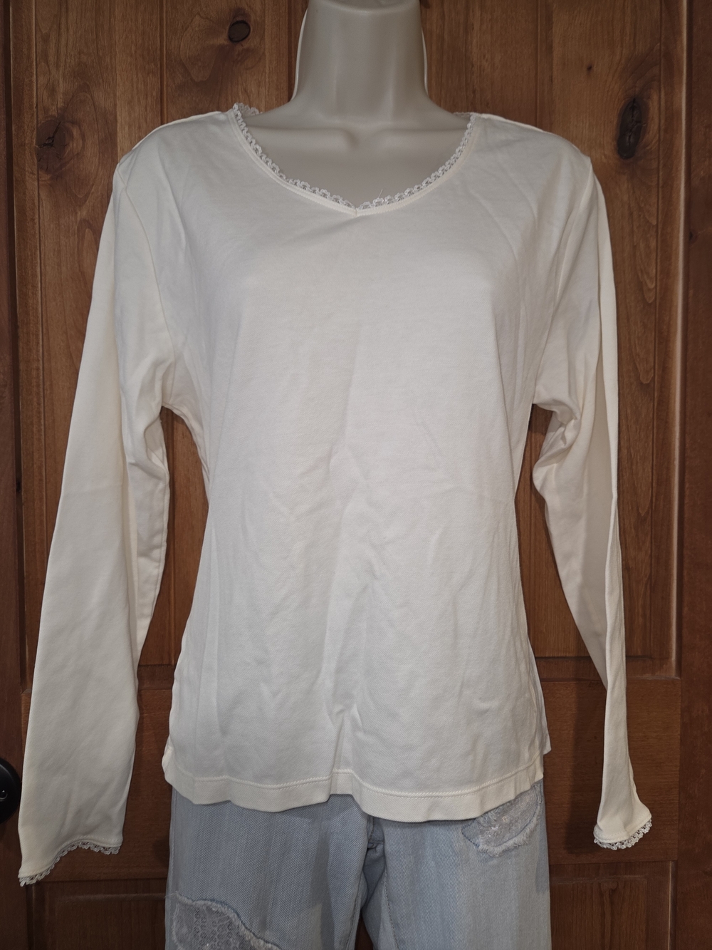 Women's Cream Long-Sleeve V-Neck Top with Lace Trim